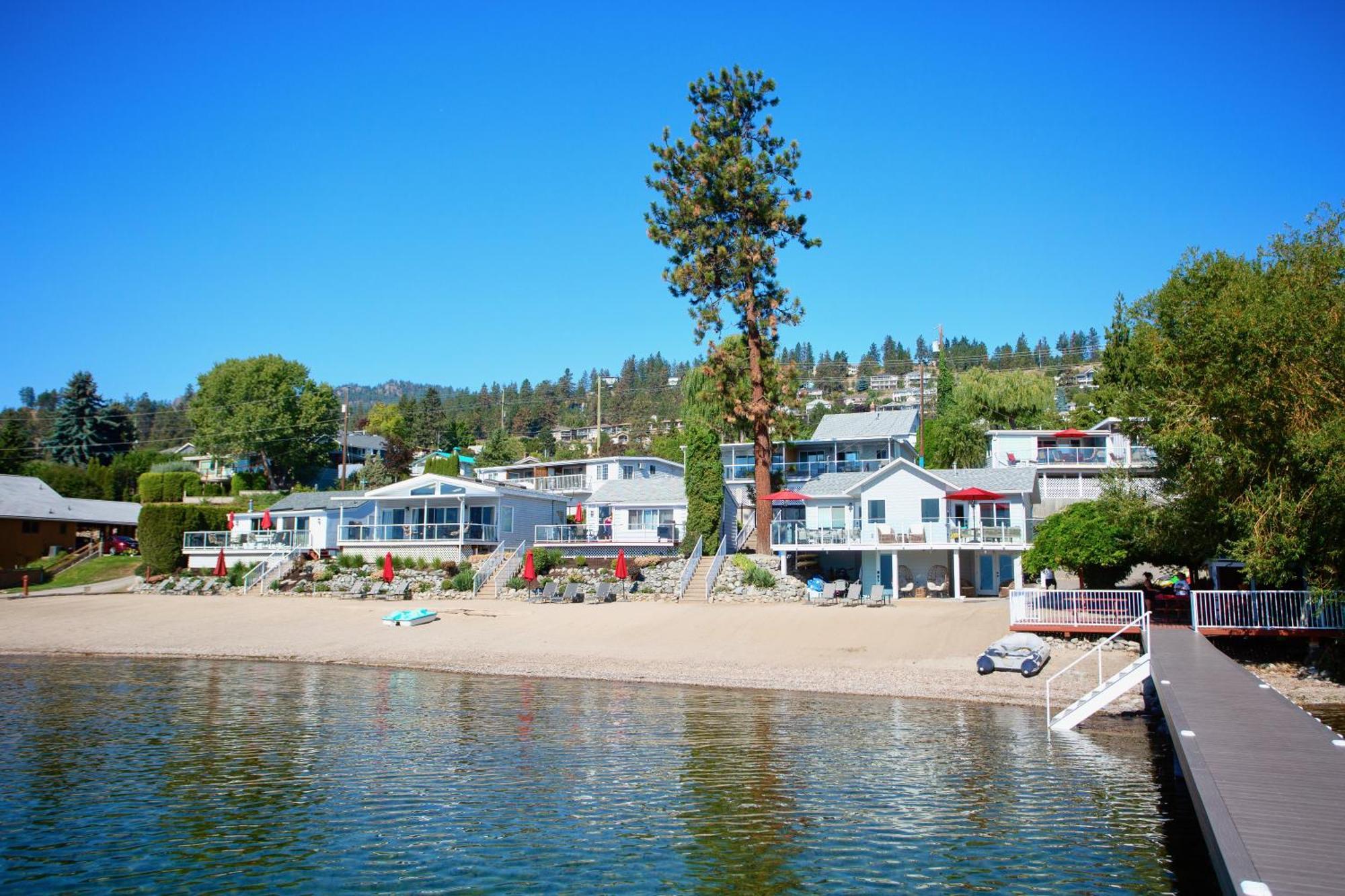 Peachland Beach Resort Eksteriør billede