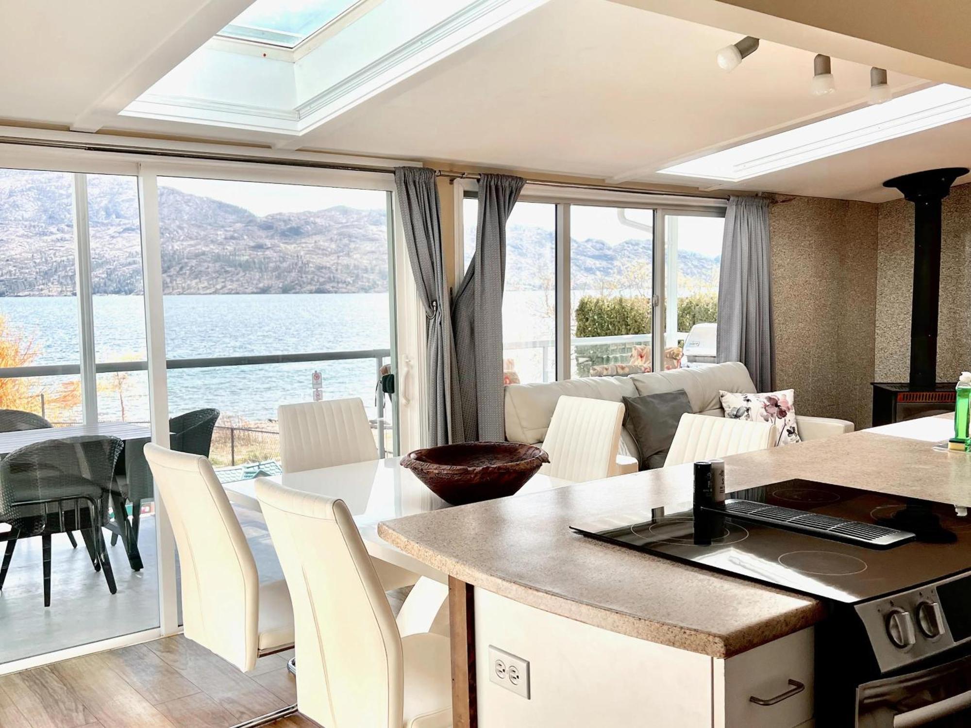 Peachland Beach Resort Eksteriør billede