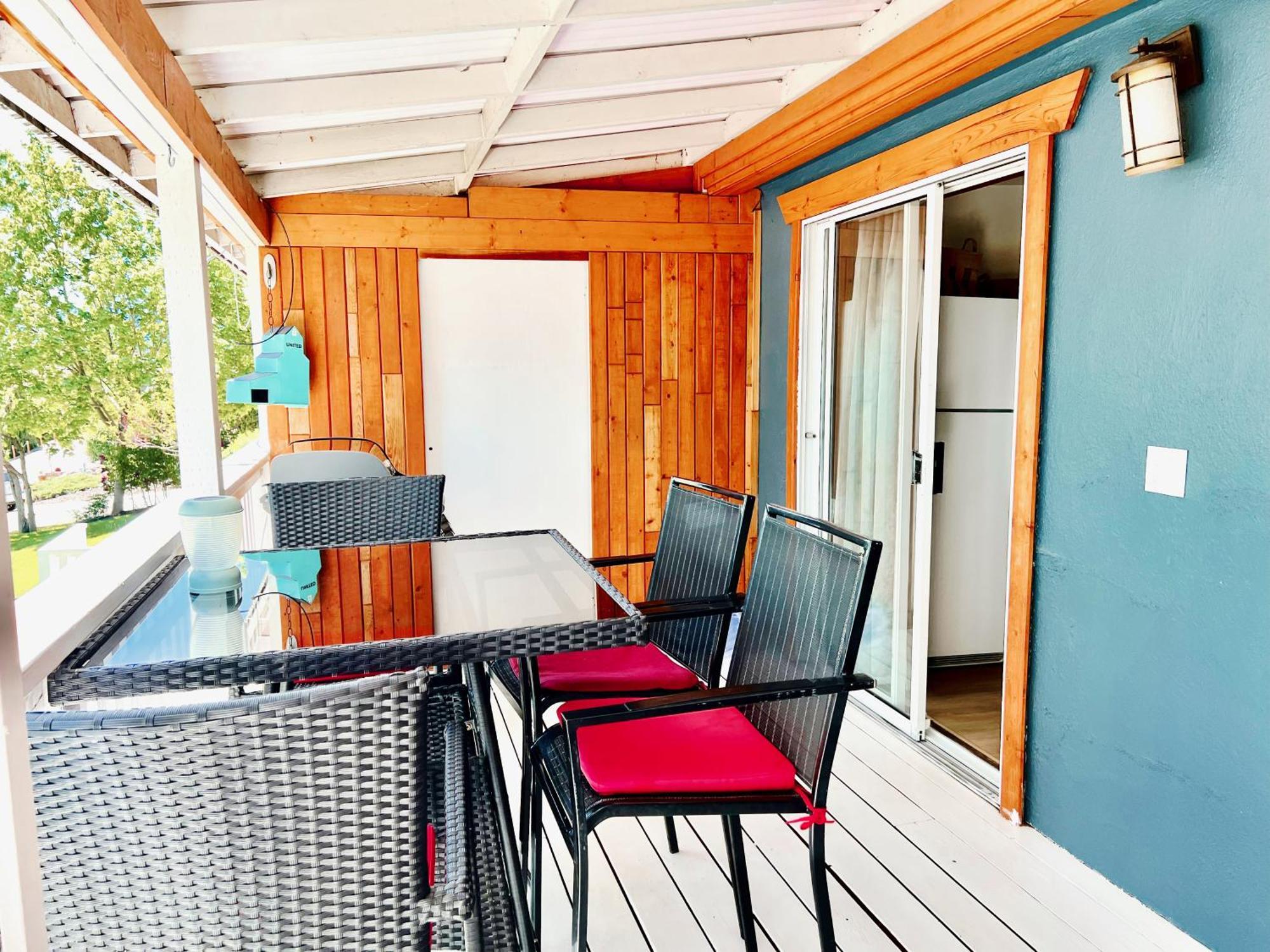 Peachland Beach Resort Eksteriør billede