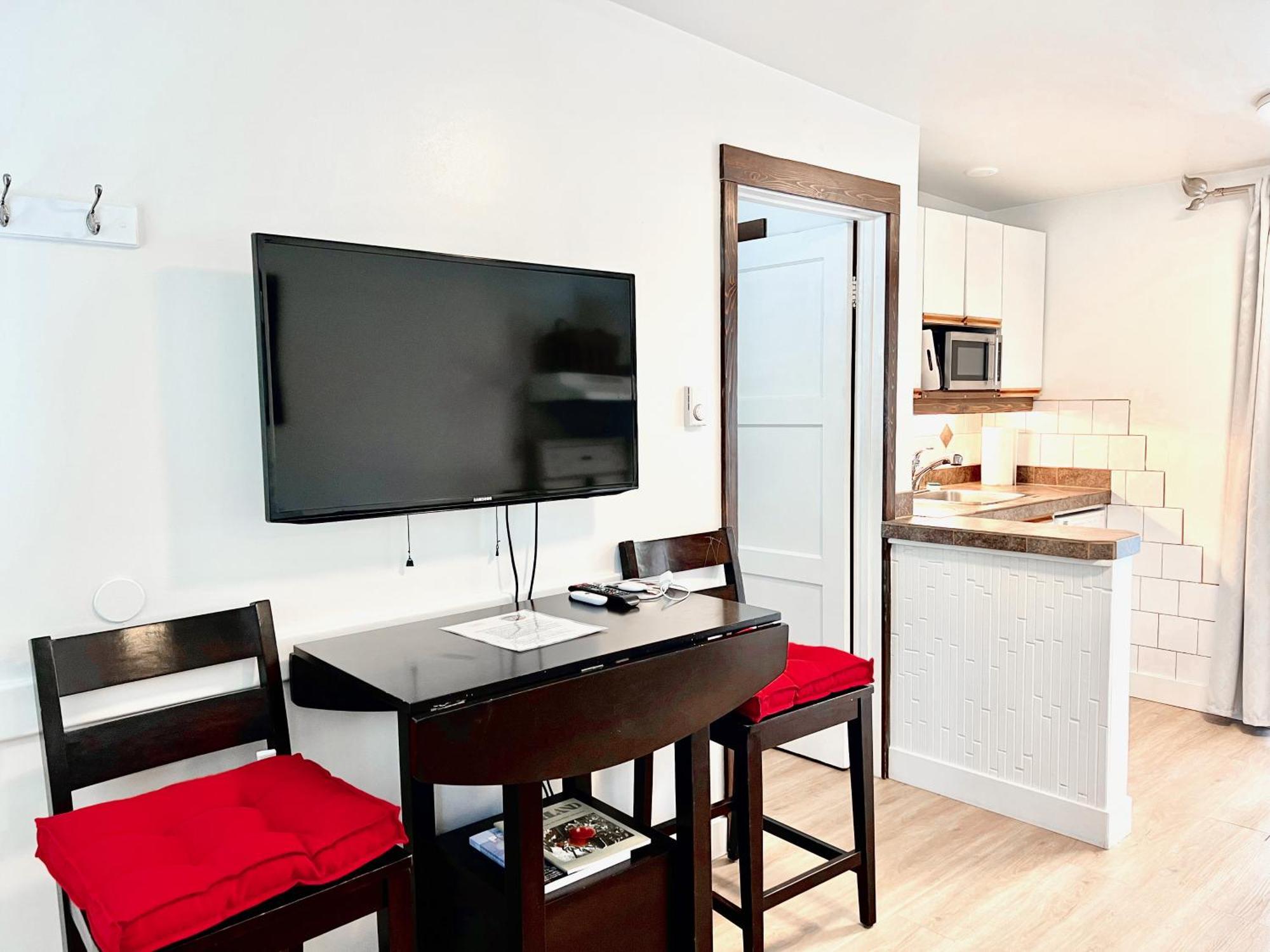 Peachland Beach Resort Eksteriør billede