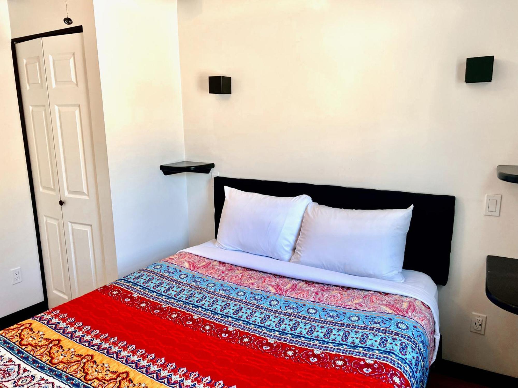 Peachland Beach Resort Eksteriør billede
